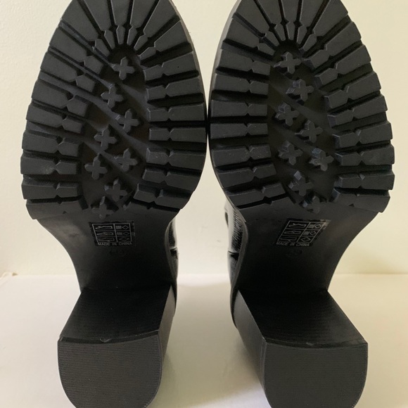Fashion Nova Black Patent Chunky Boots Size 6.5 - Picture 11 of 16